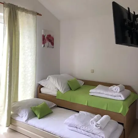 Luxury With A Swimming Pool Brodarica, - 18803 וילה